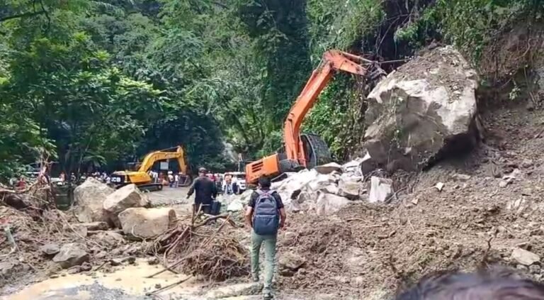 পুজোর মুখে অনিশ্চয়তায় পাহাড়ের পর্যটন