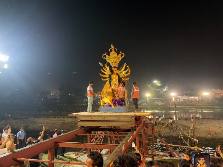 ট্রলিতে চেপে উমার বিদায় শিলিগুড়িতে